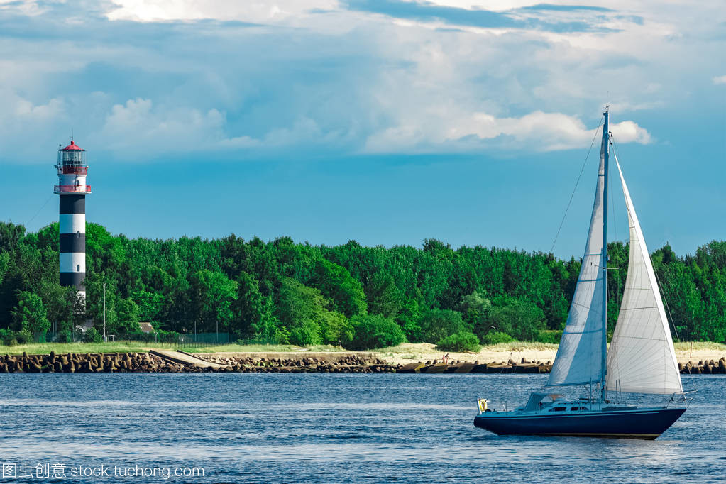 蔚藍之翼 從歐洲的海上巡禮到空中翱翔